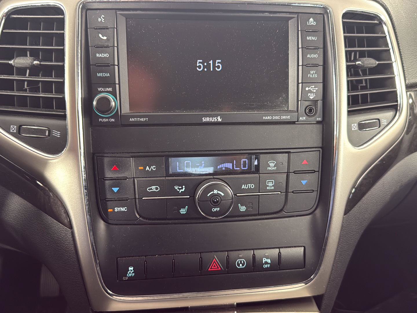 Used 2013 Jeep Grand Cherokee Laredo AWD/4WD image 12