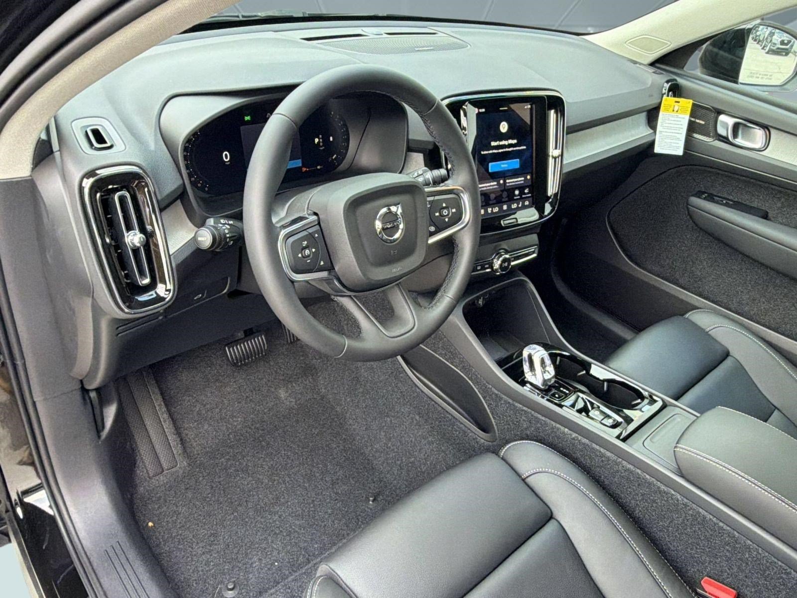 New 2026 Volvo XC40 B5 Plus w/ Climate Package AWD/4WD image 4
