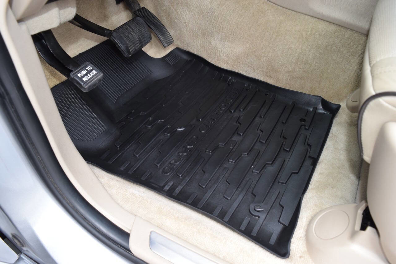 Used 2015 Jeep Grand Cherokee Overland image 40