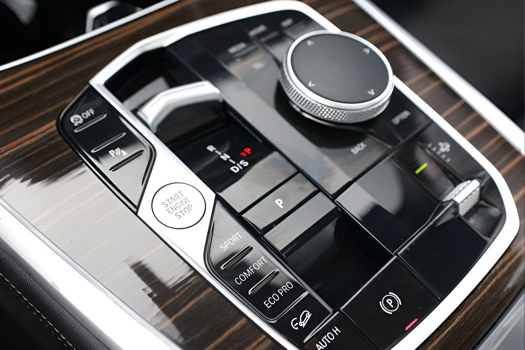 Used 2025 BMW X7 xDrive40i image 35