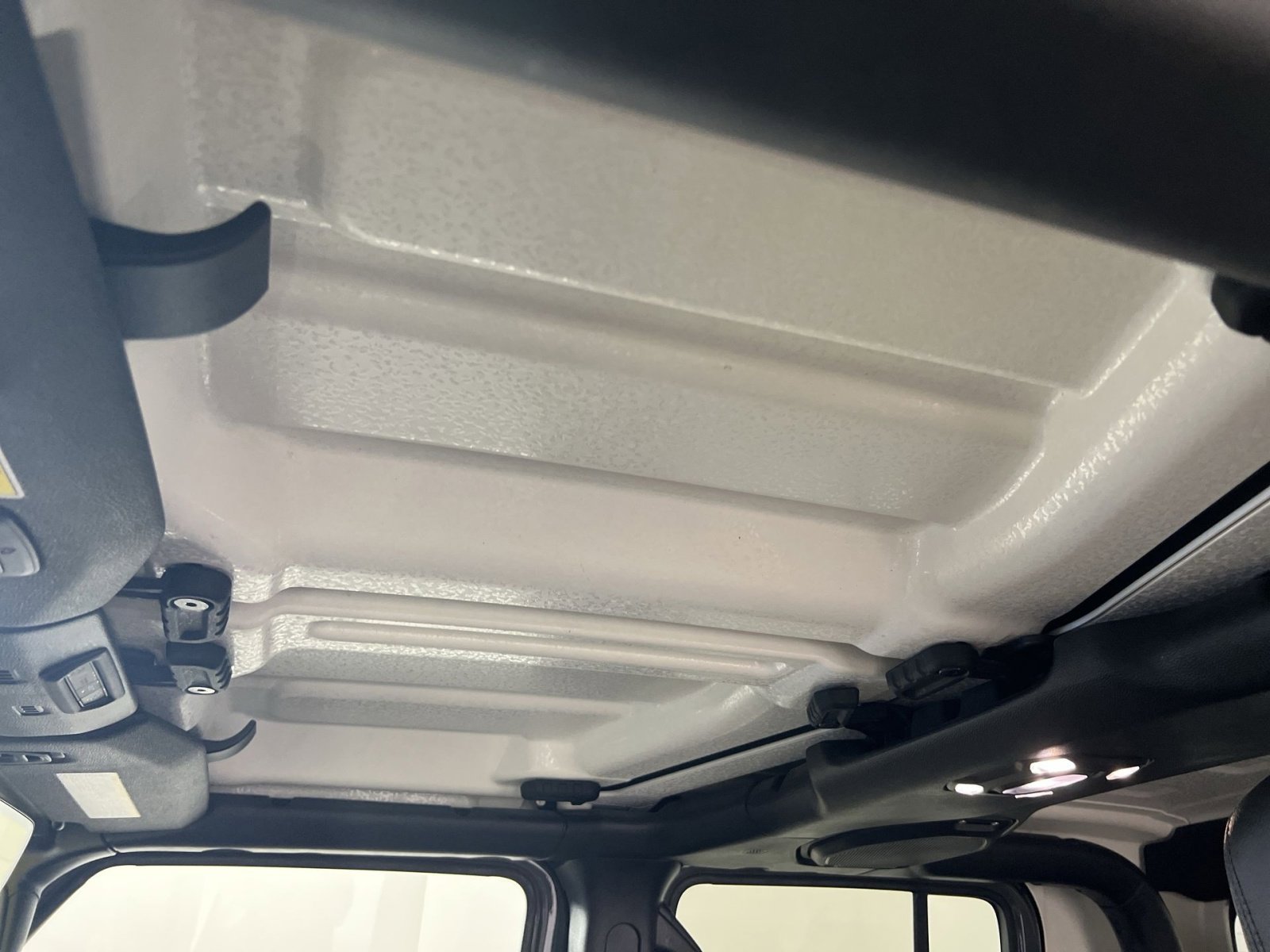 Used 2021 Jeep Gladiator Mojave AWD/4WD image 25