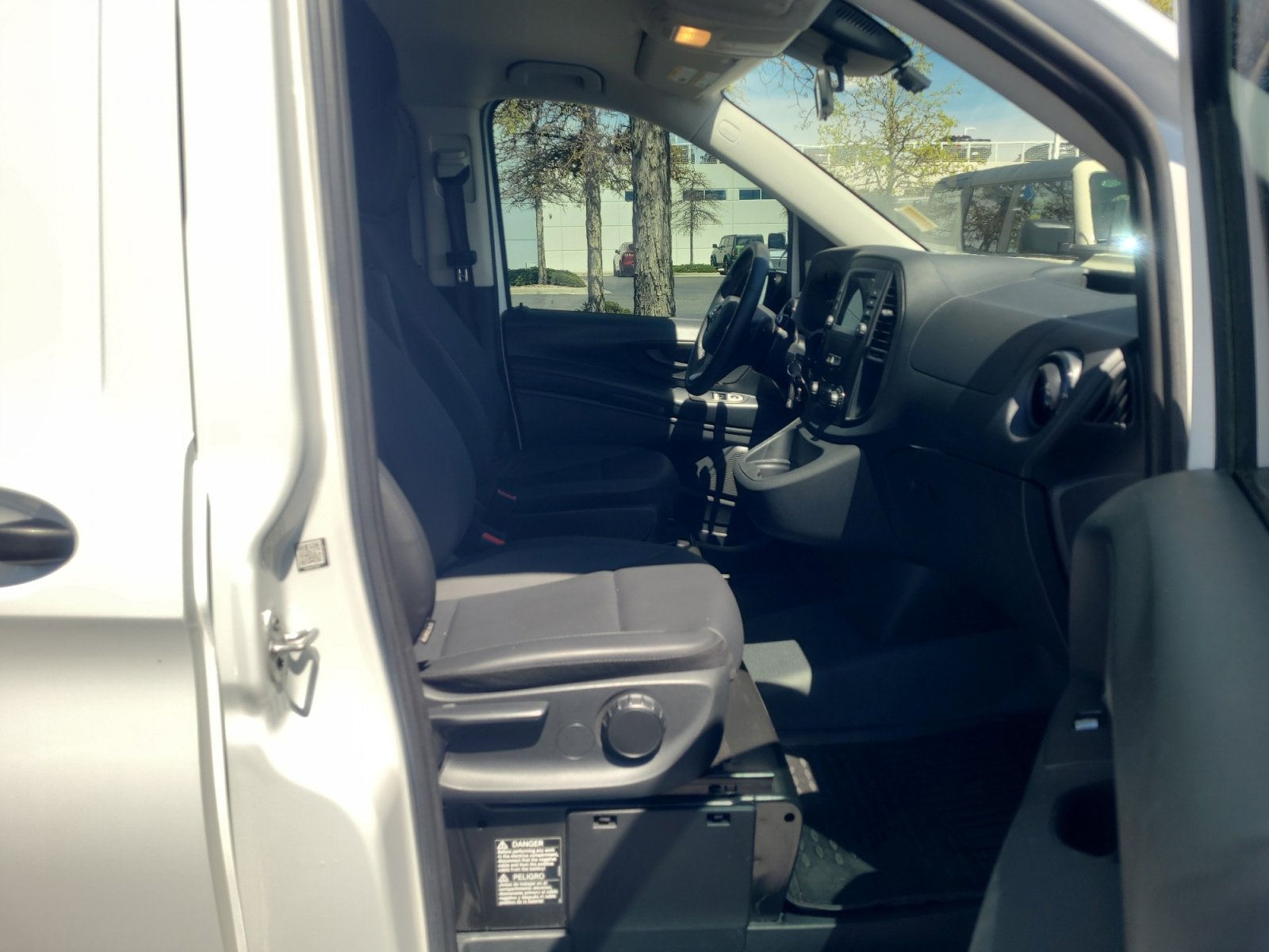 Used 2023 Mercedes-Benz Metris image 19