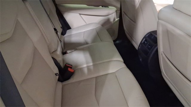 Used 2018 Cadillac XT5 Luxury w/ Driver Awareness Package image 15