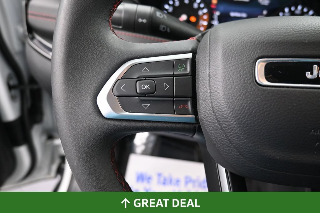 Used 2025 Jeep Compass Trailhawk AWD/4WD image 33