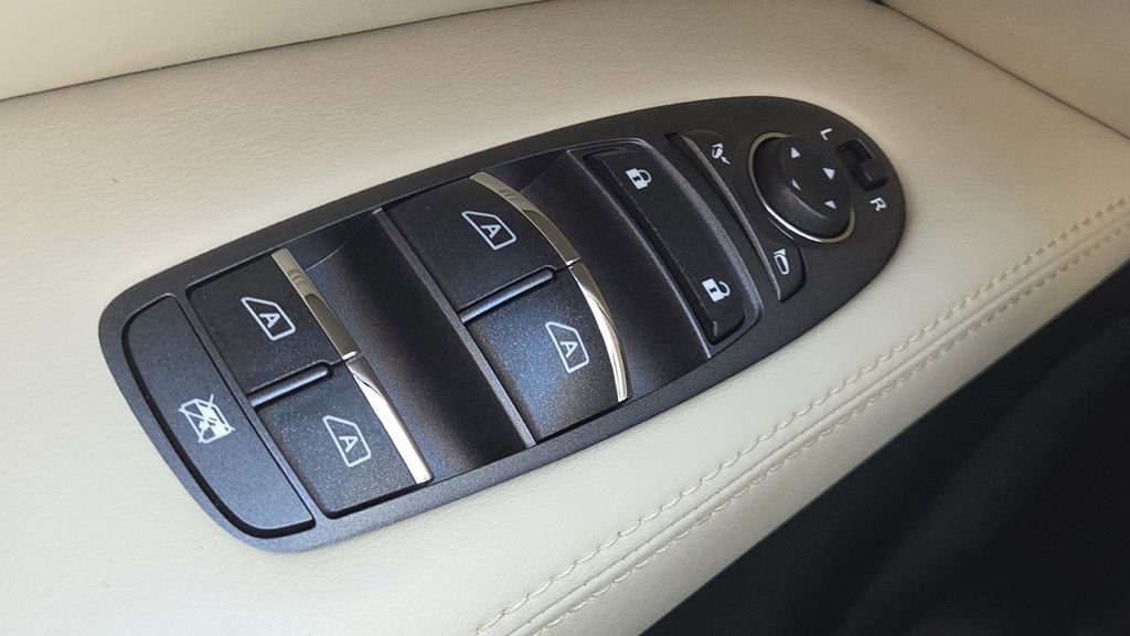 Used 2019 INFINITI QX60 Luxe w/ Sensory Package image 19