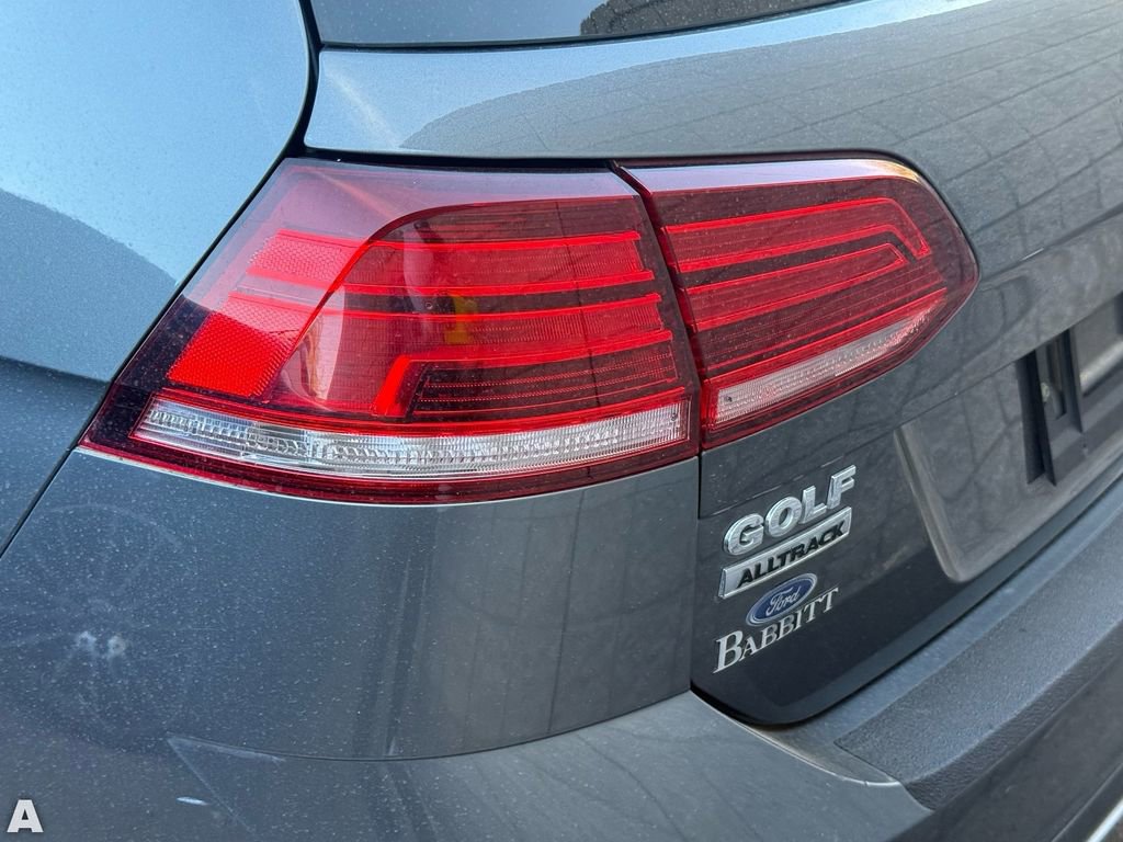 Used 2019 Volkswagen Golf Alltrack S image 9