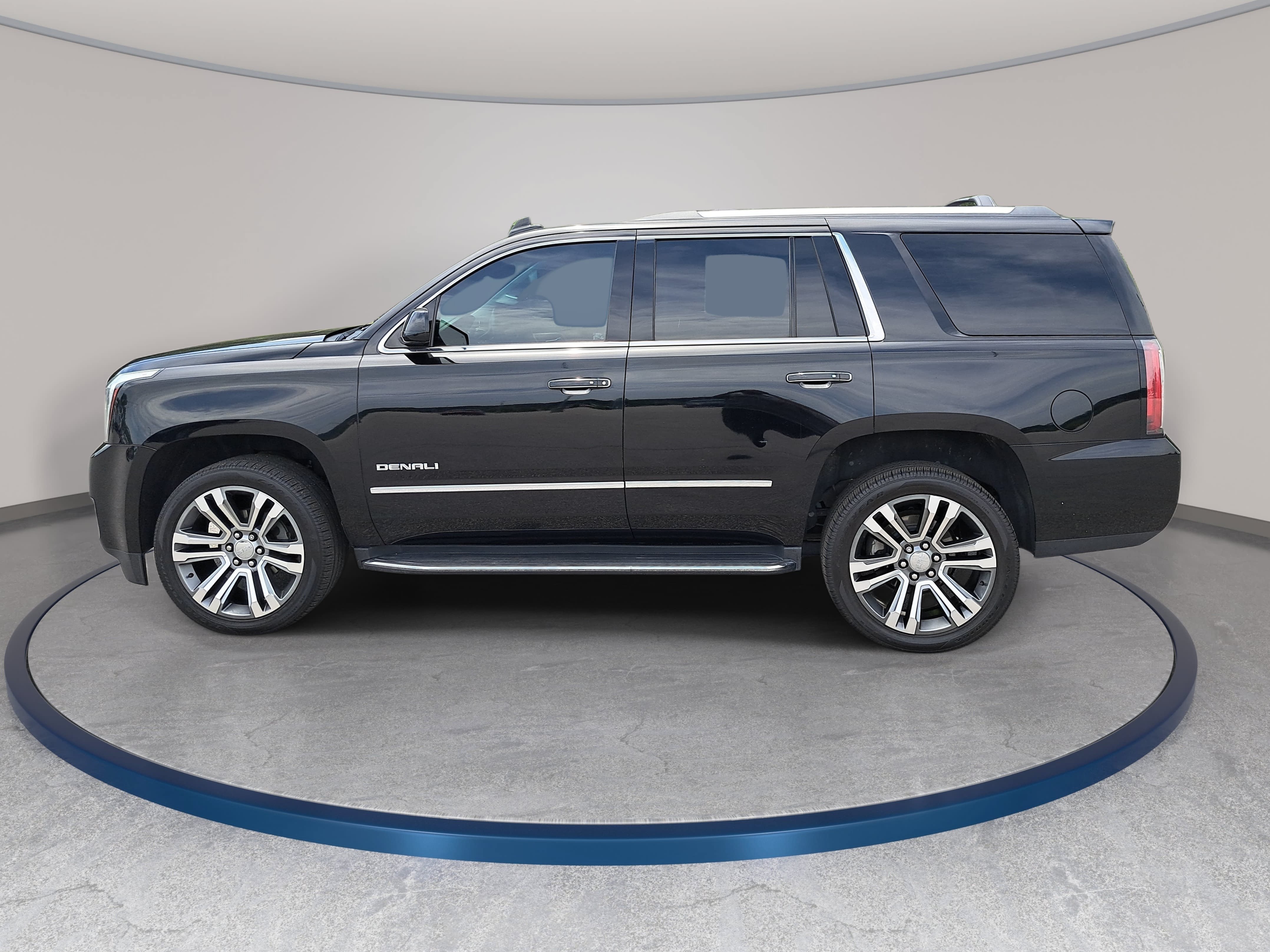 Used 2018 GMC Yukon Denali w/ Open Road Package AWD/4WD image 8