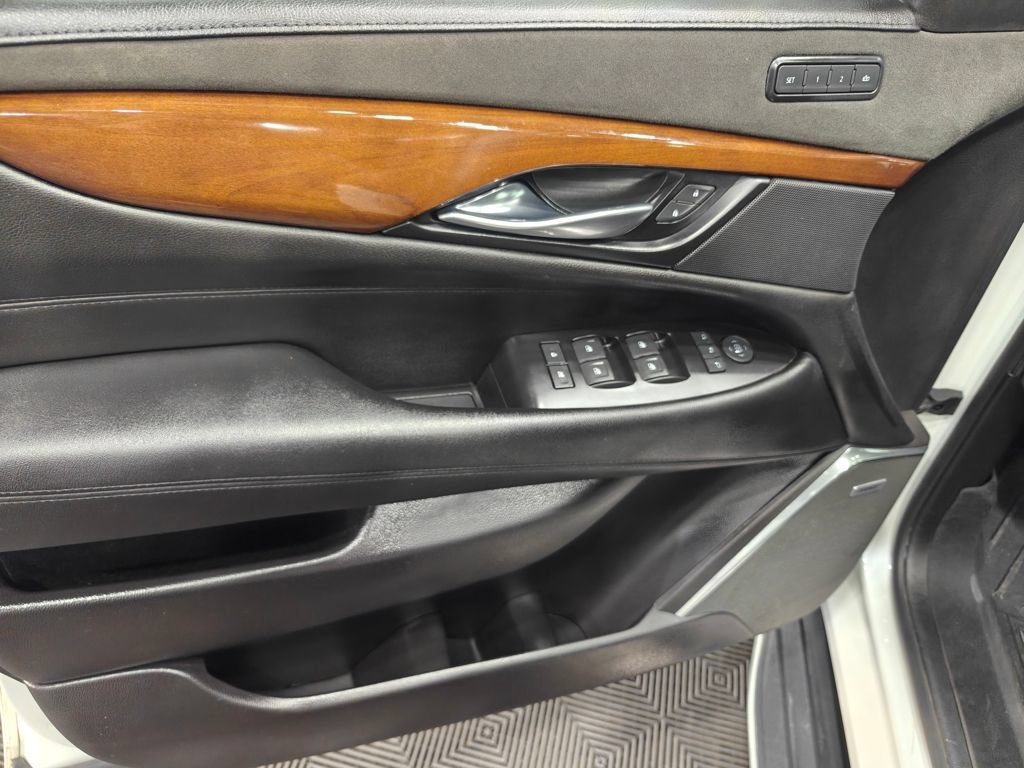 Used 2019 Cadillac Escalade Luxury AWD/4WD image 58