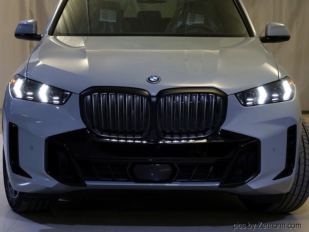 New 2026 BMW X5 xDrive50e w/ M Sport Package AWD/4WD image 6