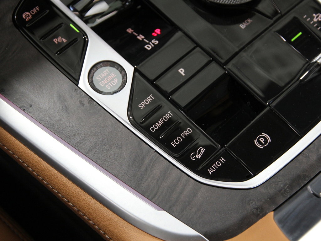 Certified 2024 BMW X7 xDrive40i w/ Executive Package image 15