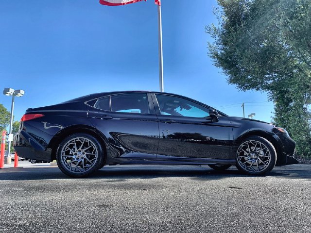 Used 2025 Toyota Camry SE w/ Convenience Package FWD image 9