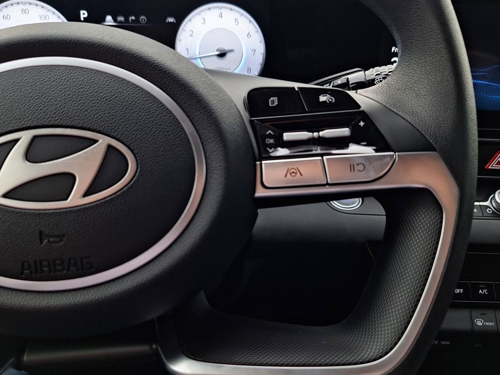 Used 2024 Hyundai Elantra SEL image 16