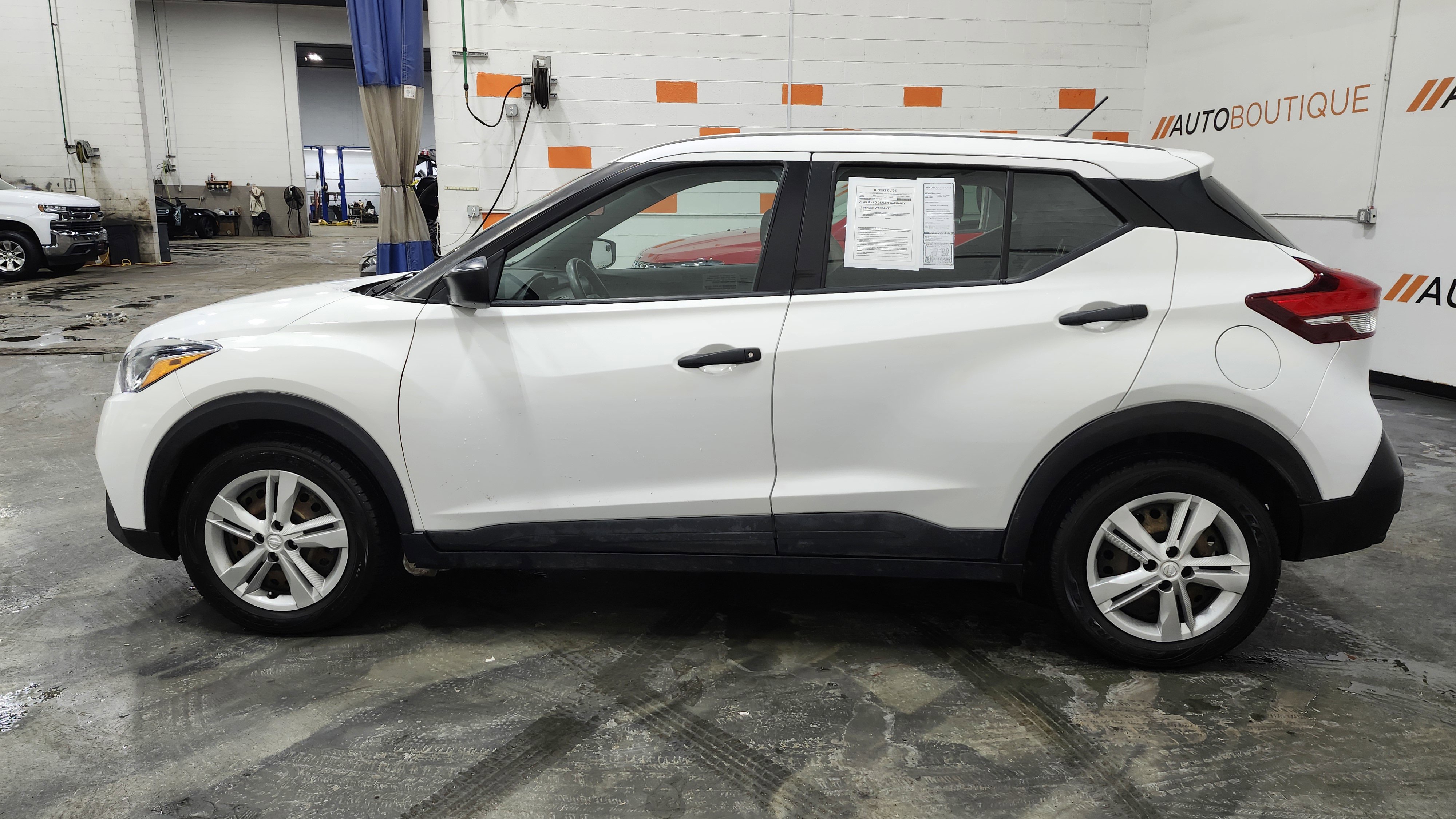 Used 2020 Nissan Kicks S image 13