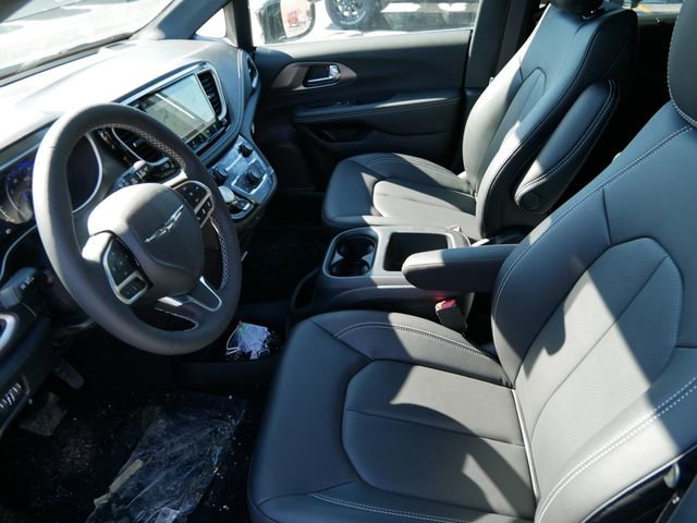 New 2026 Chrysler Pacifica Select image 11