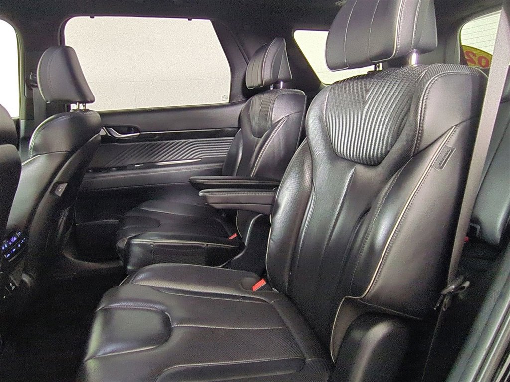 Used 2023 Hyundai Palisade Calligraphy image 17