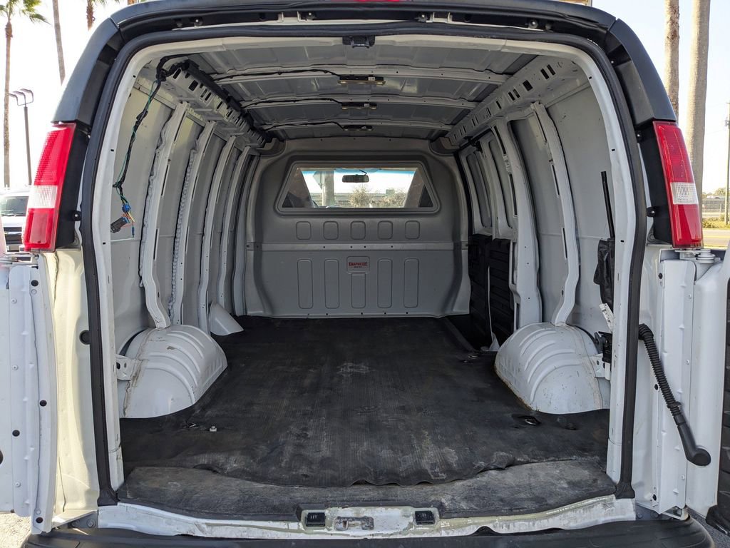 Used 2022 Chevrolet Express 2500 w/ Driver Convenience Package image 13