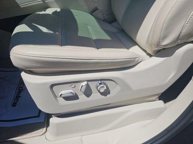 Used 2024 Cadillac Escalade ESV Premium Luxury Platinum image 14