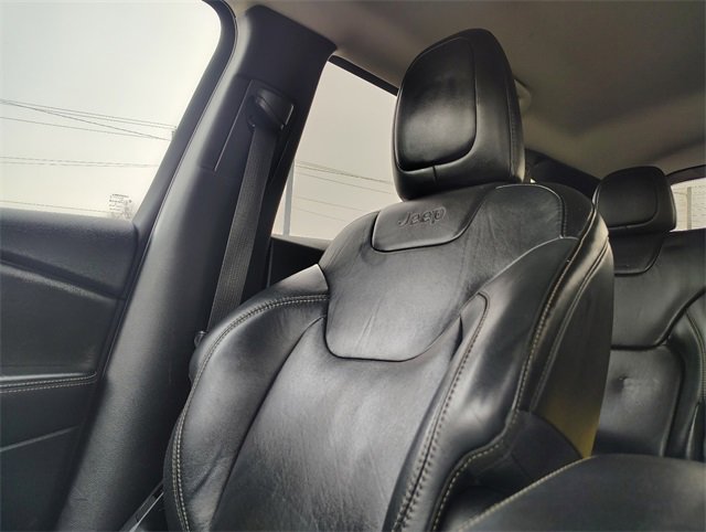 Used 2015 Jeep Cherokee Limited image 25