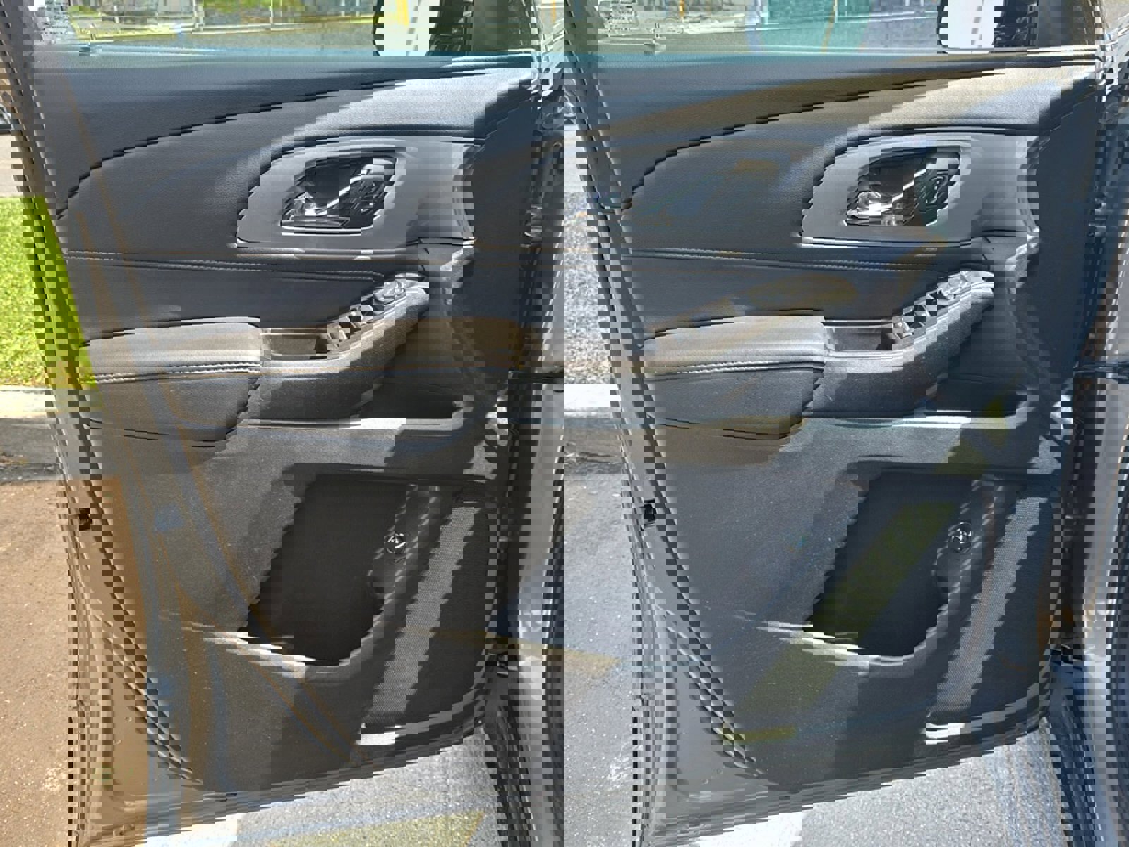 Used 2019 Chevrolet Traverse LT FWD image 15