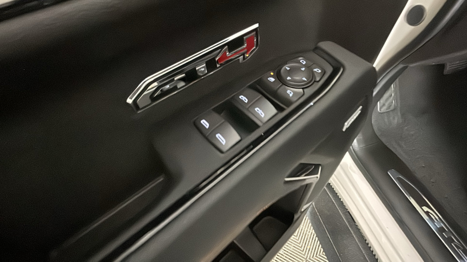 Used 2026 GMC Sierra 1500 AT4 w/ AT4 Premium Package AWD/4WD image 13