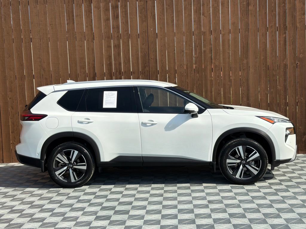 Used 2025 Nissan Rogue SL image 13