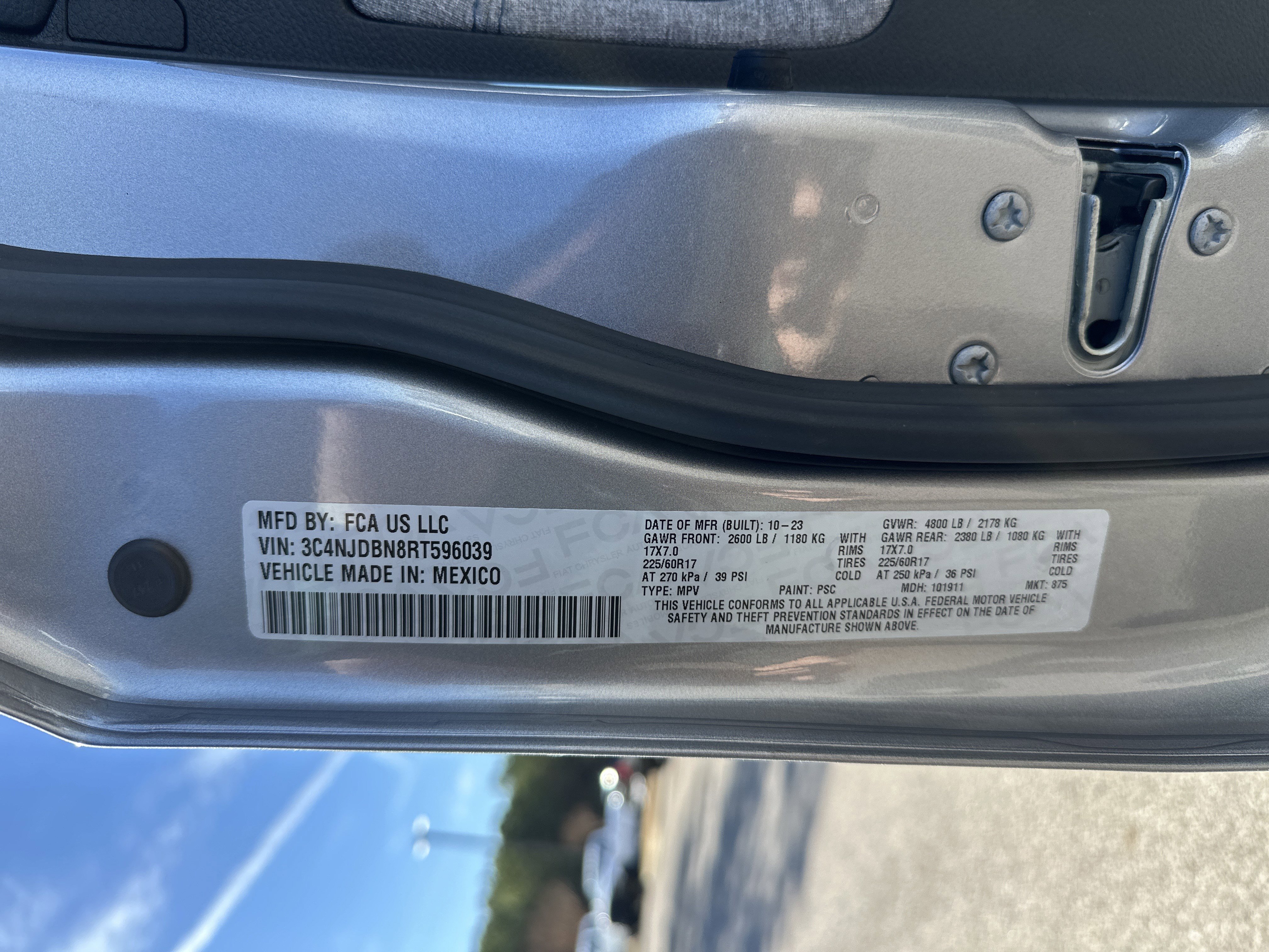 Used 2024 Jeep Compass Latitude image 31