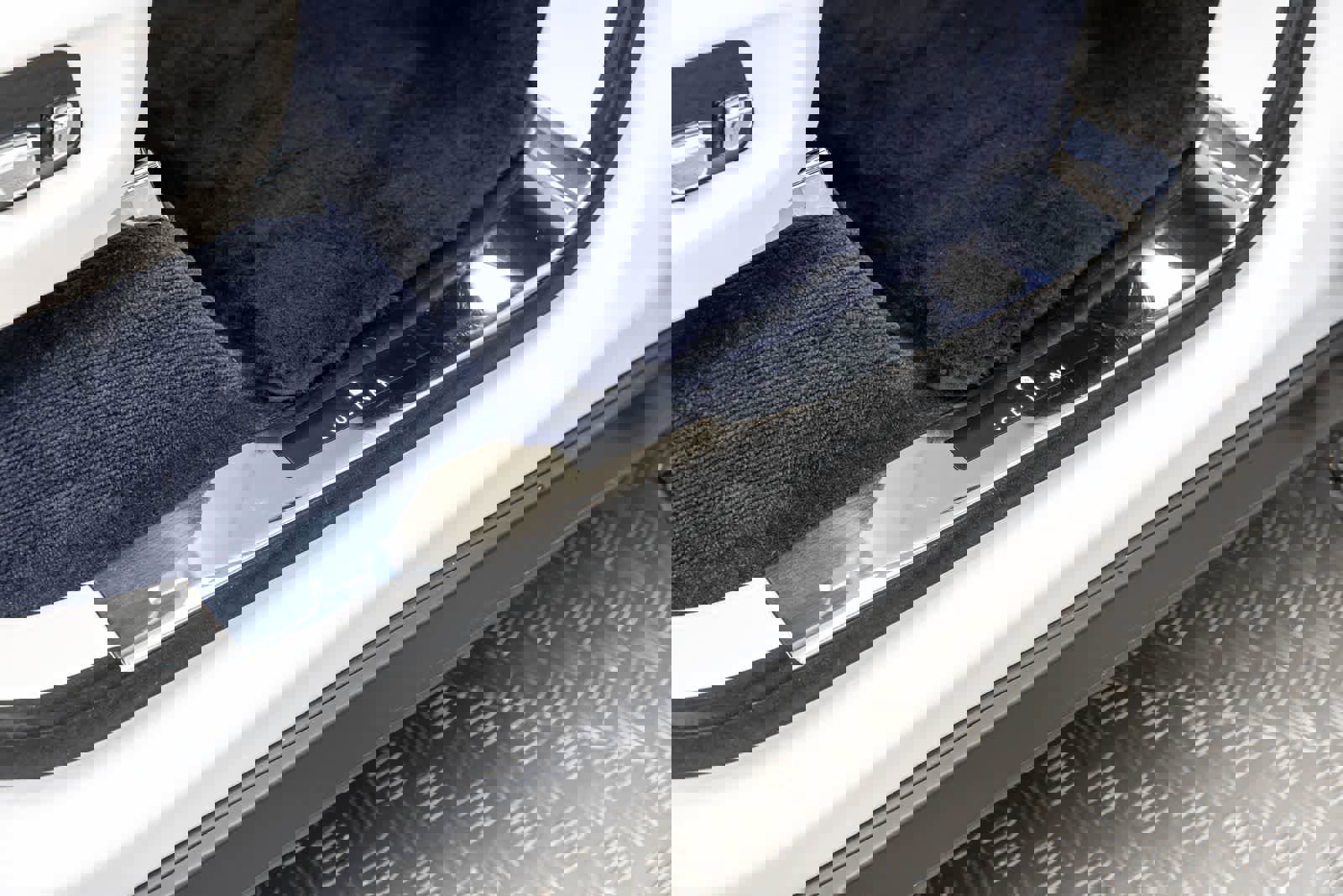 Used 2023 Rolls-Royce Cullinan w/ Cullinan Package image 53