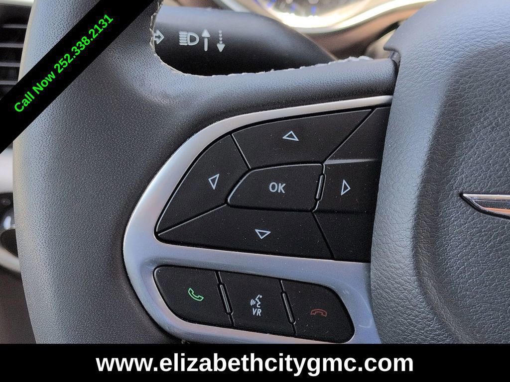 Used 2024 Chrysler Voyager LX FWD image 24