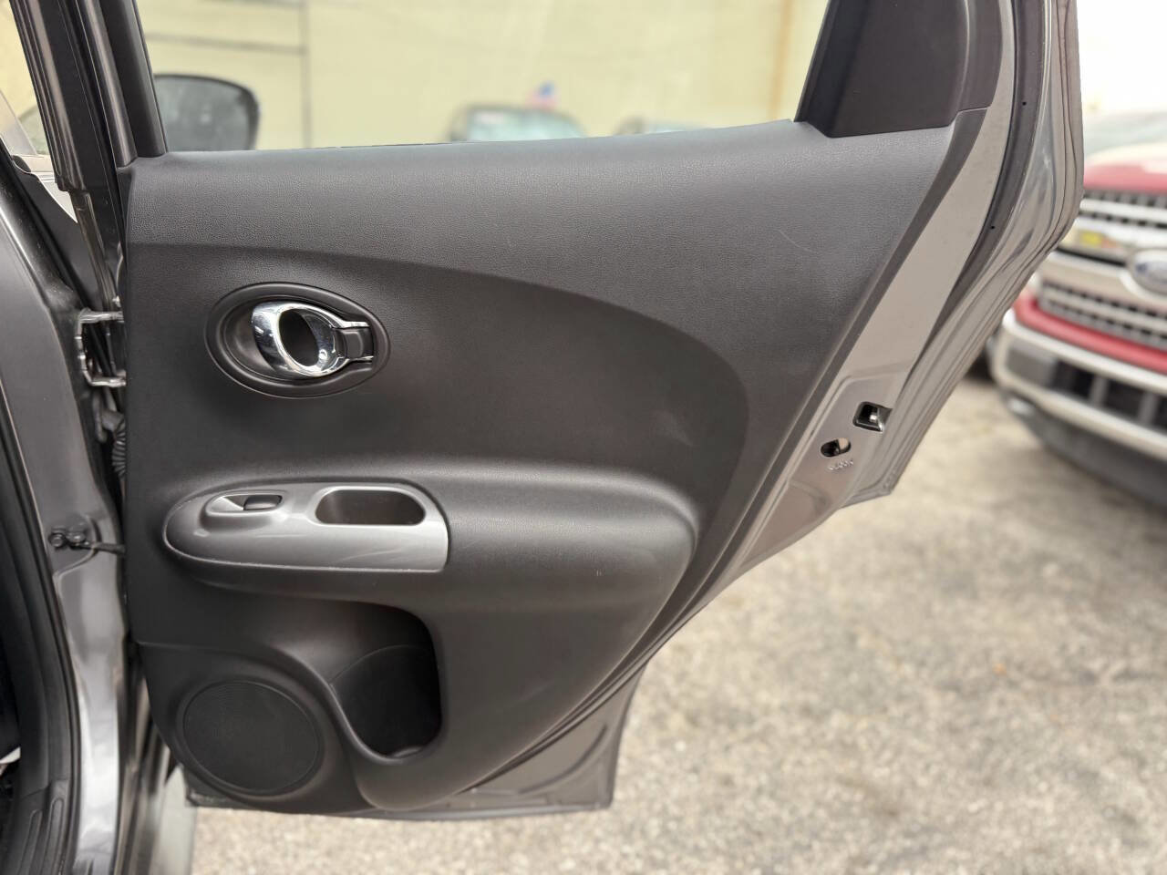 Used 2016 Nissan Juke S image 24