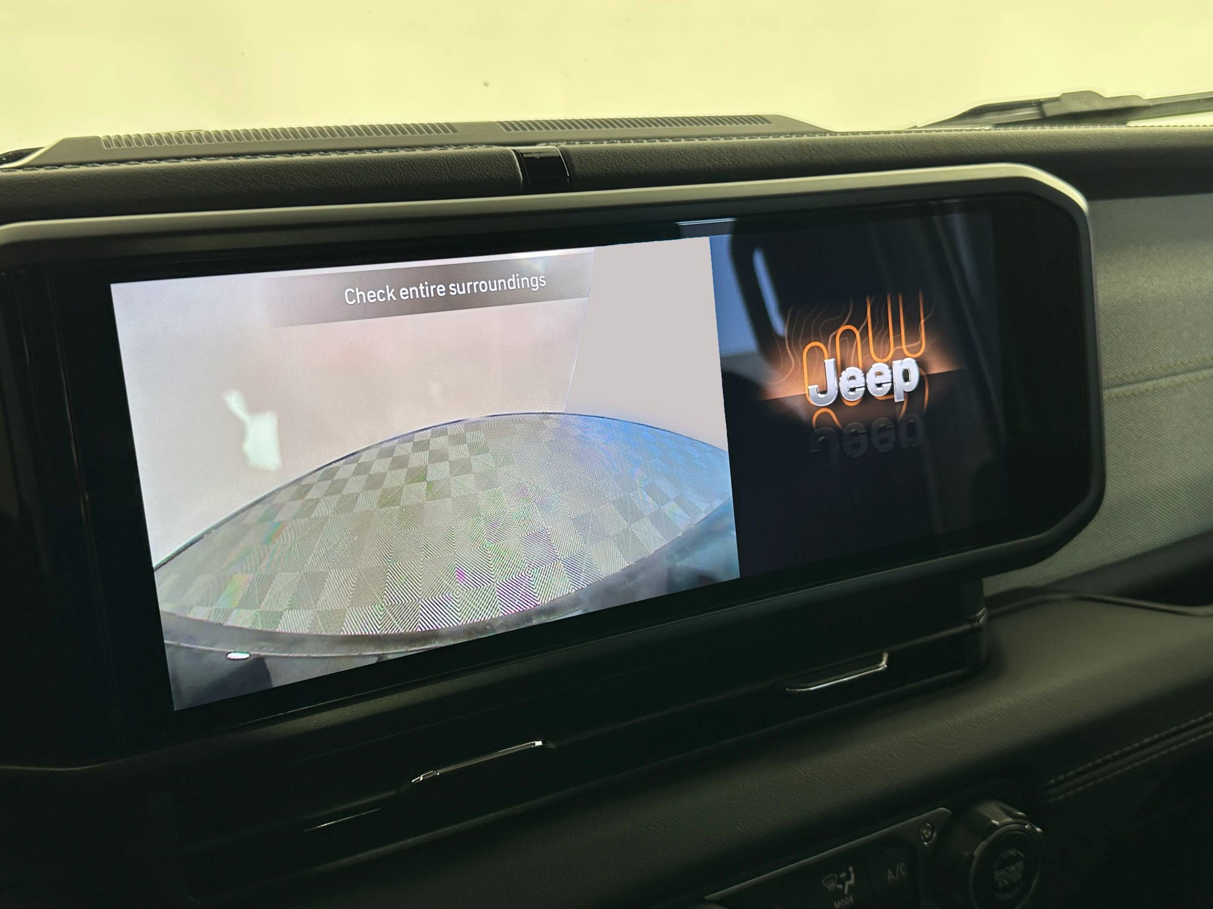 Used 2024 Jeep Wrangler Unlimited Sahara image 40