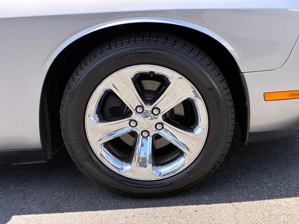 Used 2014 Dodge Challenger SXT w/ Sport Appearance Package RWD image 43