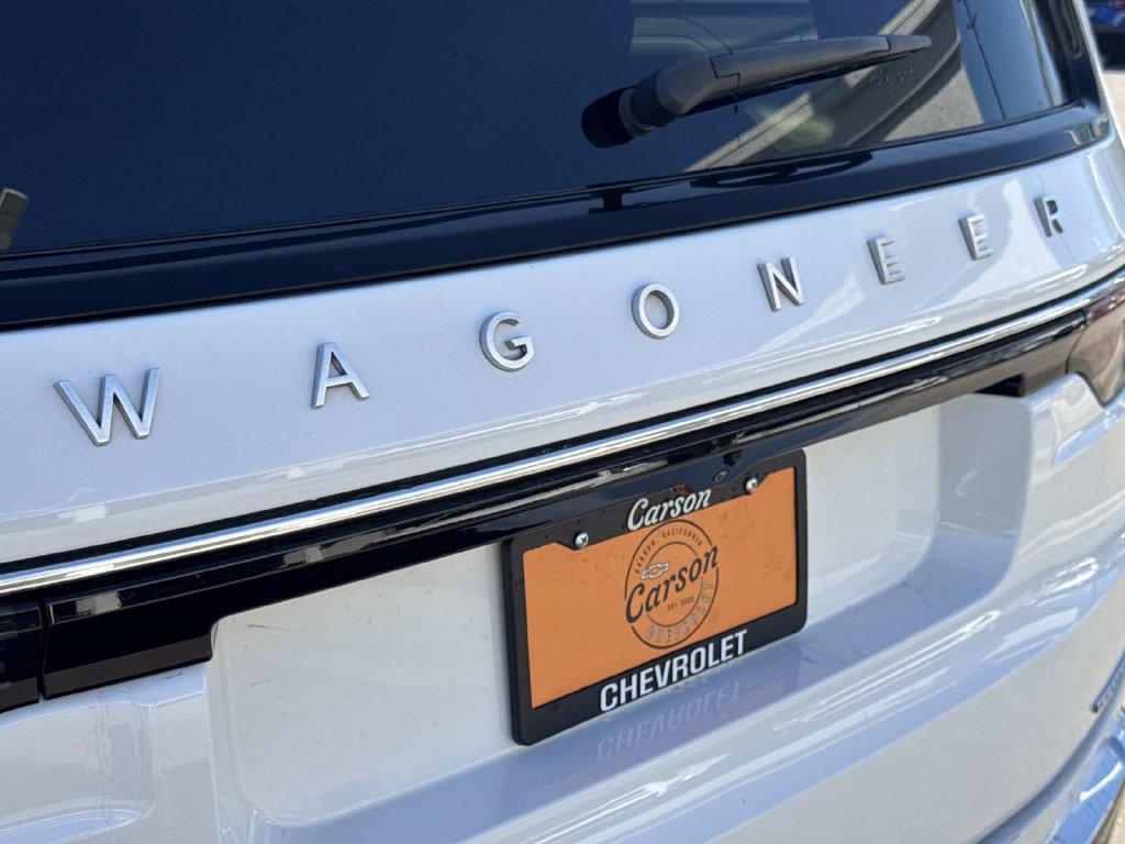 Used 2024 Jeep Wagoneer Series II RWD image 6