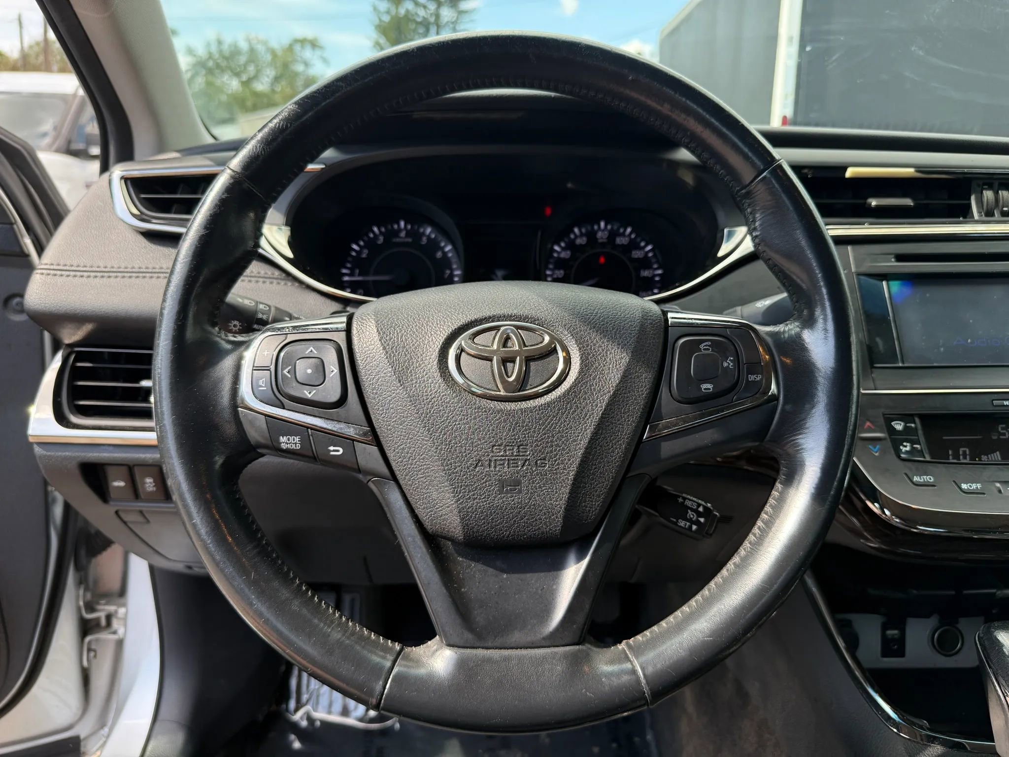 Used 2014 Toyota Avalon XLE Touring FWD image 18