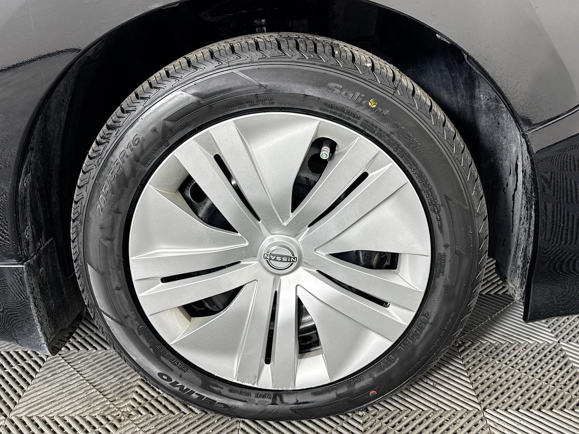 Used 2023 Nissan Leaf S image 55