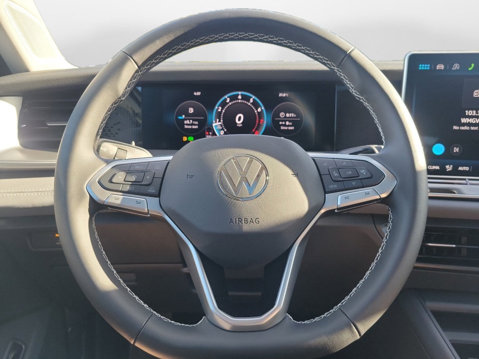 New 2026 Volkswagen Tiguan SE image 10