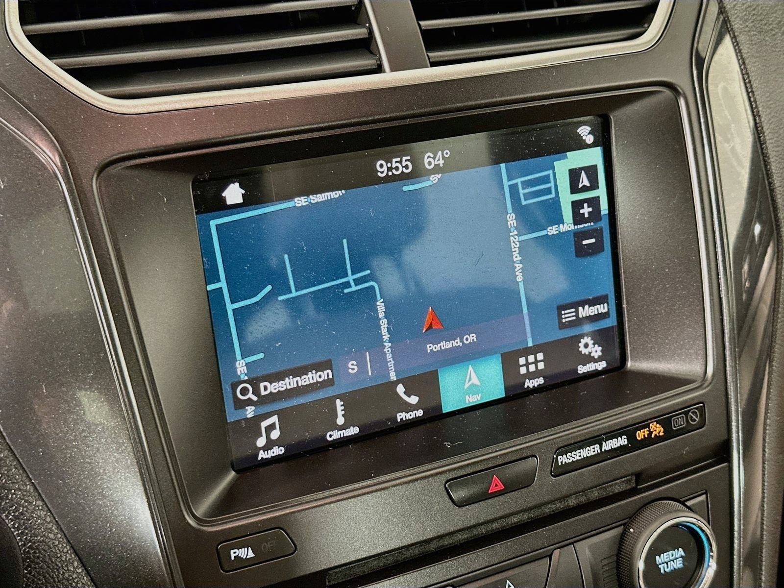 Used 2018 Ford Explorer XLT w/ Equipment Group 202A FWD image 14