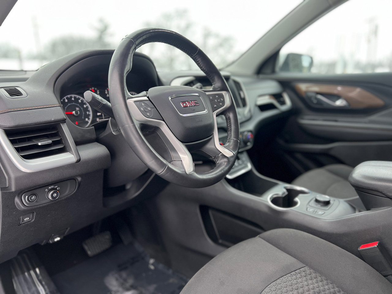 Used 2018 GMC Terrain SLE w/ Driver Convenience Package image 17