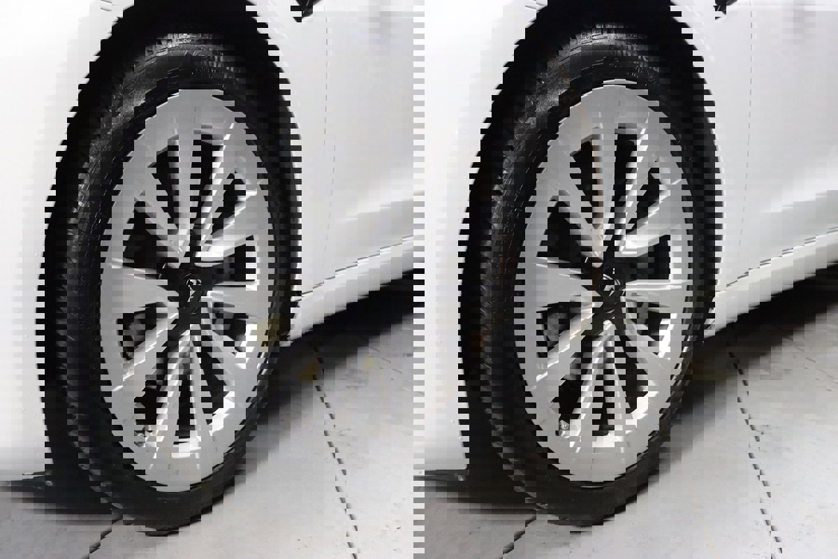 Used 2023 Tesla Model 3 Standard Range image 6