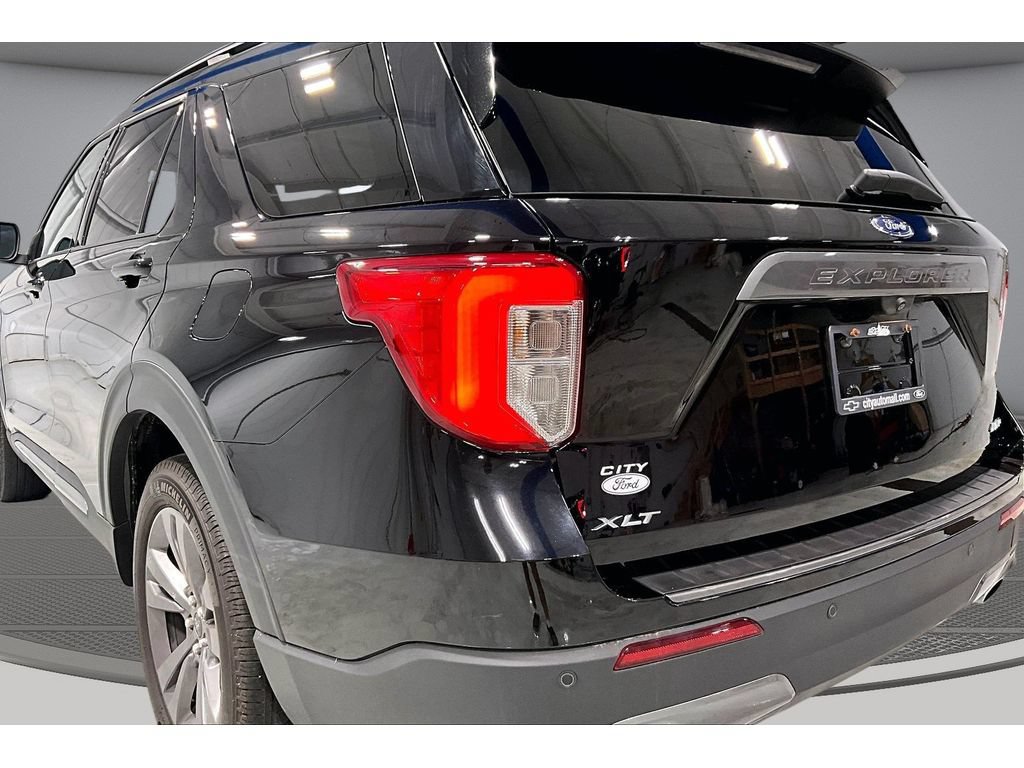 Used 2024 Ford Explorer XLT w/ Equipment Group 202A AWD/4WD image 33