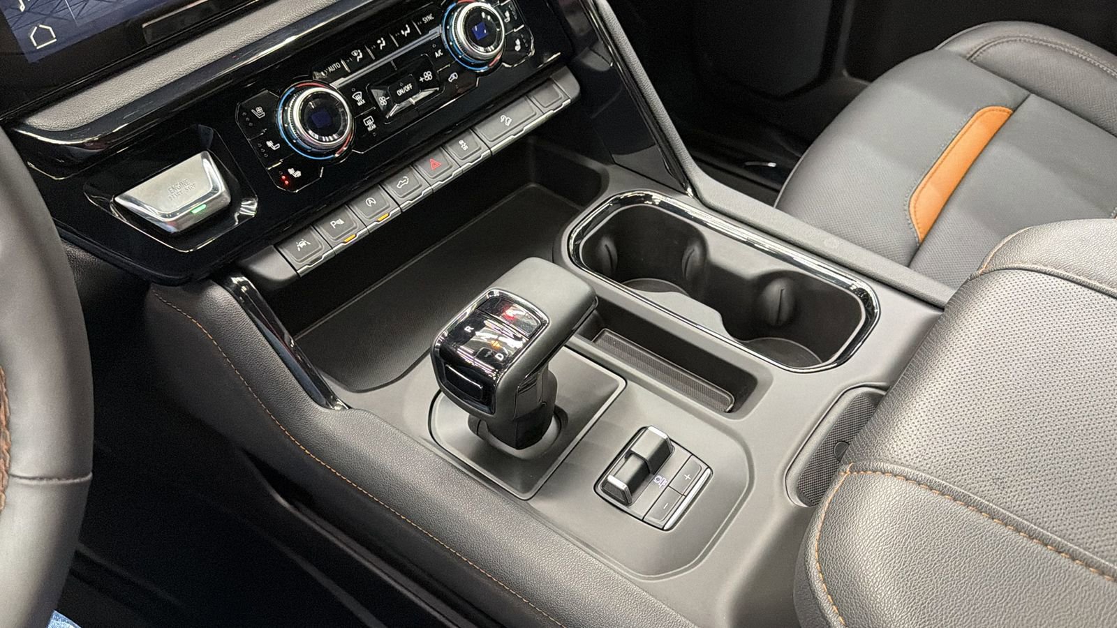 Used 2025 GMC Sierra 1500 AT4 w/ Technology Package image 25