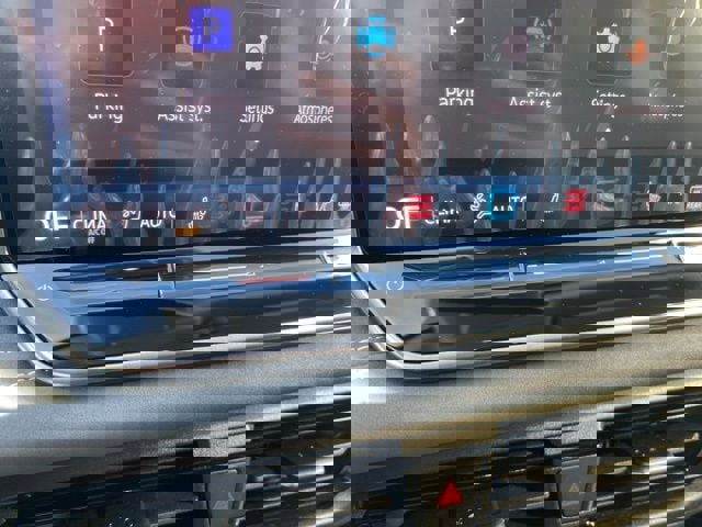 New 2025 Volkswagen Tiguan SE image 35