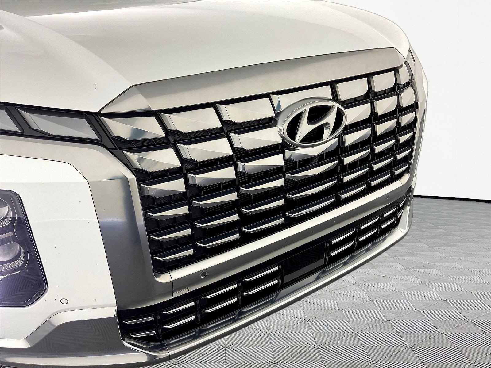 Used 2023 Hyundai Palisade Calligraphy w/ Cargo Package FWD image 33
