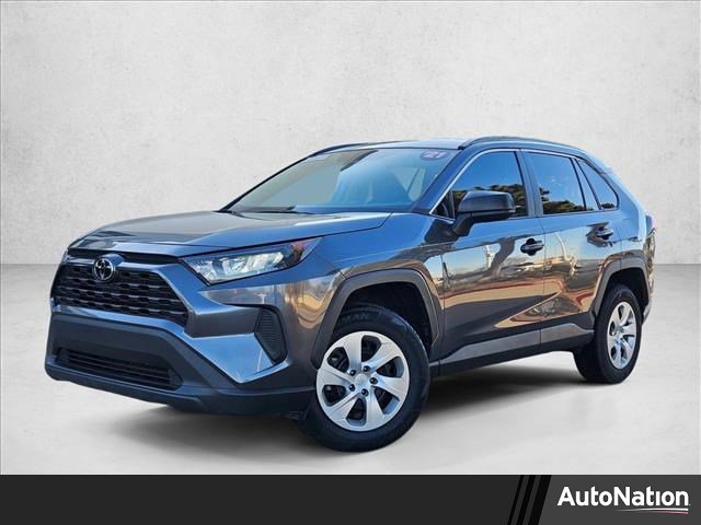 Used 2021 Toyota RAV4 LE image 1