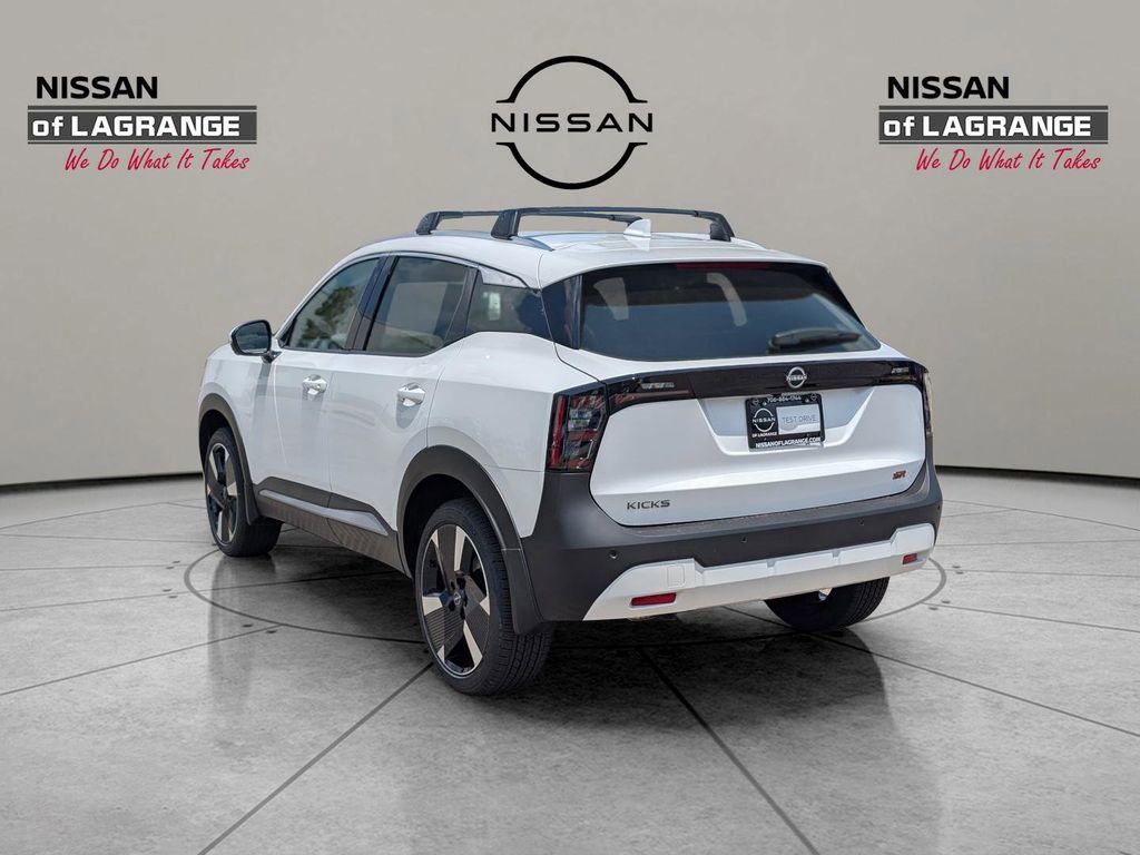 Used 2025 Nissan Kicks SR image 12