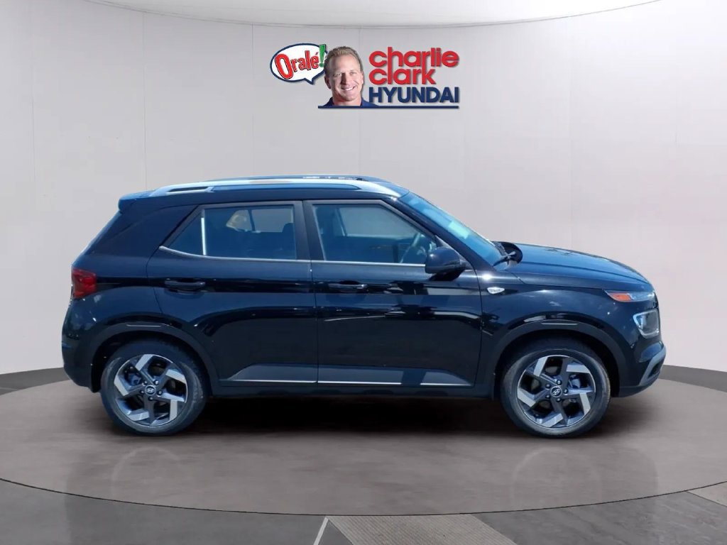 New 2026 Hyundai Venue SEL FWD image 6
