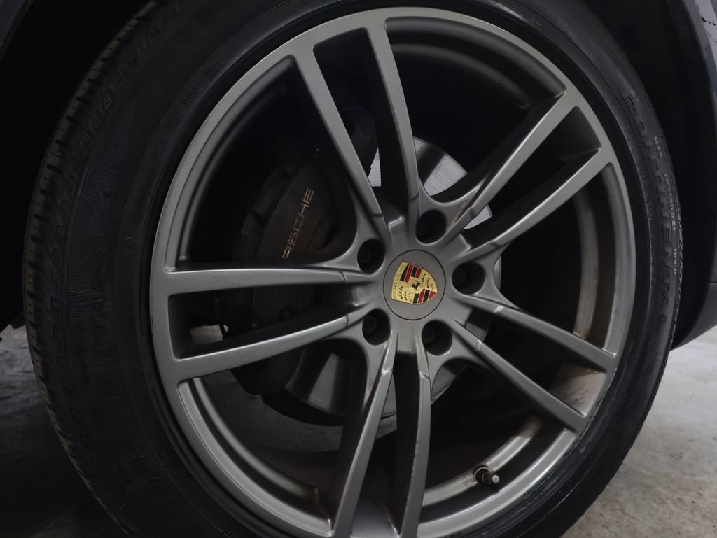Used 2020 Porsche Cayenne AWD/4WD image 32