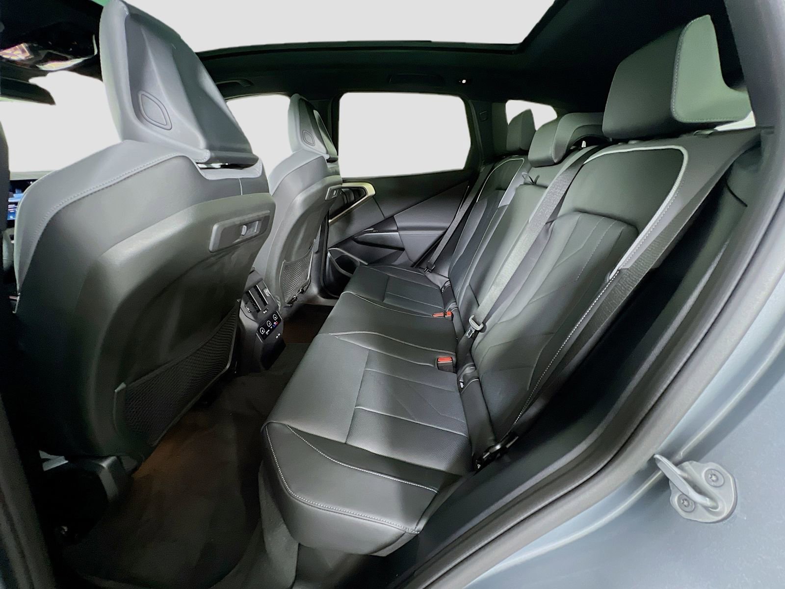 New 2025 BMW X3 xDrive30i w/ Premium Package image 24