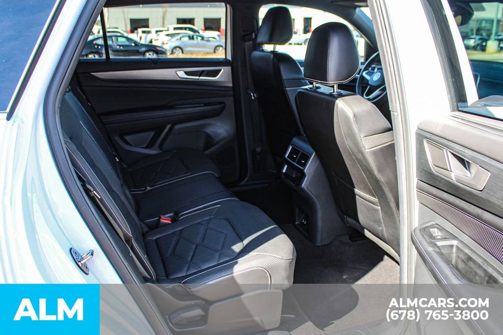 Used 2024 Volkswagen Atlas Cross Sport SE image 16