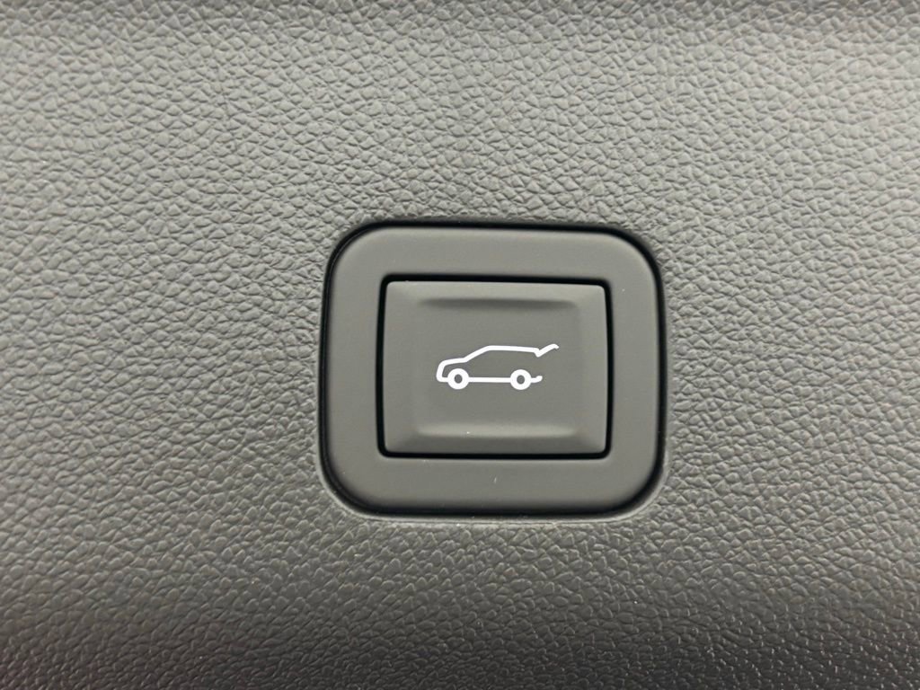 New 2026 GMC Yukon XL Elevation w/ LPO, Elevation Black Package image 12