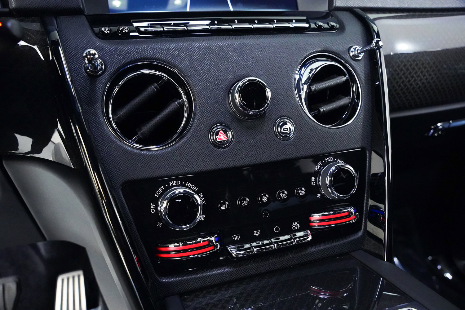 Used 2024 Rolls-Royce Cullinan Black Badge image 54